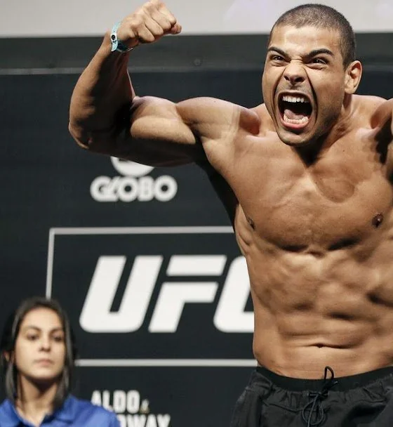 Paulo Borrachinha, atleta da Team Borracha, comemorando na pesagem do UFC